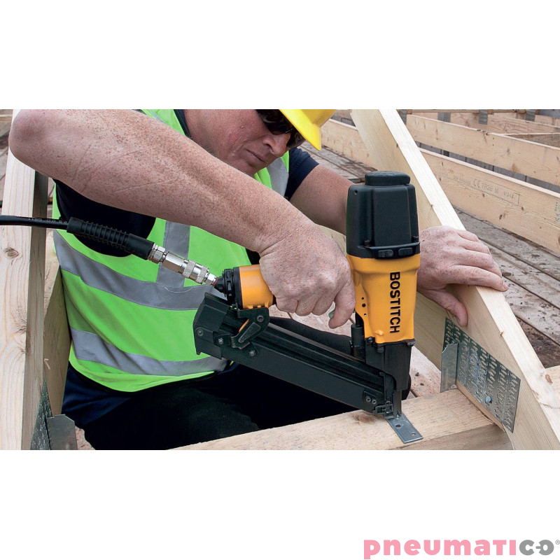 Gwoździarka do złącz ciesielkich MCN-250 Gwoździarka do złącz ciesielkich MCN-250