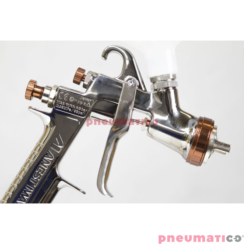 Pistolet lakierniczy Iwata High T.E.C. W400 BellAria  LV2   z g&oacute;rnym zbiornikiem