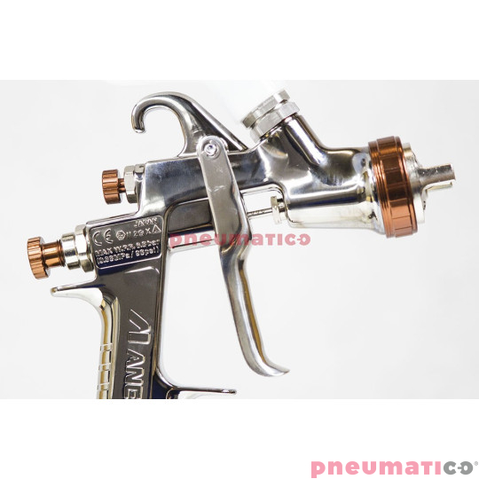 Pistolet lakierniczy Iwata High T.E.C. W400 BellAria  LV2   z g&oacute;rnym zbiornikiem