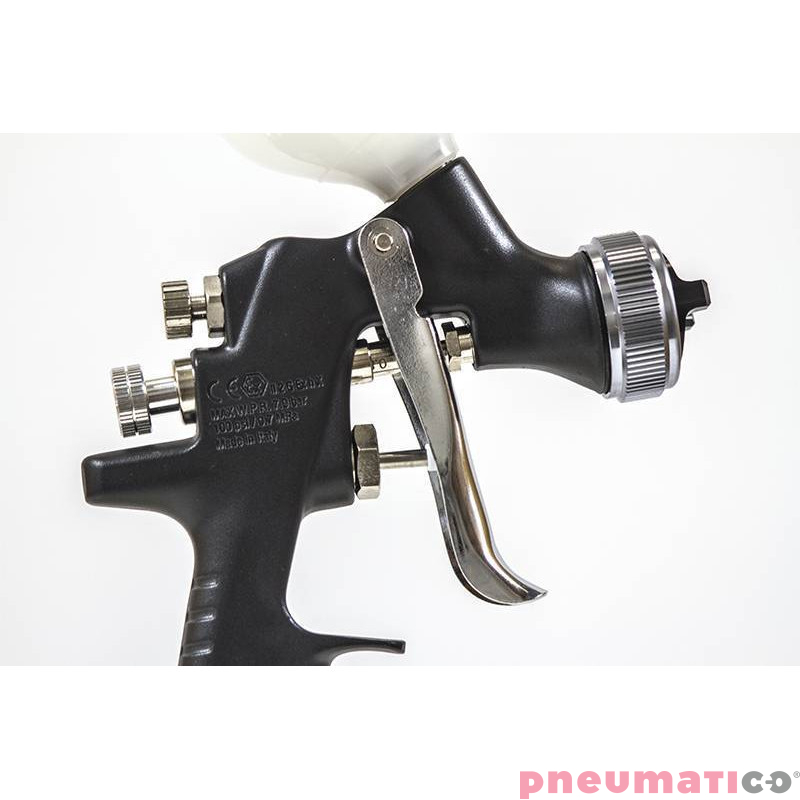 Pistolet lakierniczy Iwata Air Gunsa Junior AZ4 HTE-S Impact z górnym zbiornikiem 70 ml - dysza 0,8 mm Pistolet lakierniczy Iwata Air Gunsa Junior AZ4 HTE-S Impact z górnym zbiornikiem 70 ml - dysza 0,8 mm