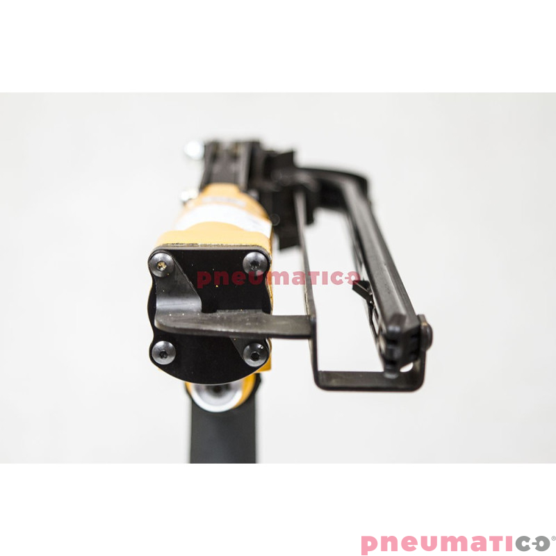 Zszywacz pneumatyczny klamrowy Stanley Bostitch SC77XE