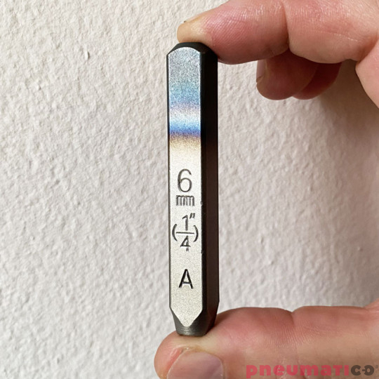 Komplet znaczników literowych 3mm do znakowarki pneumatycznej i znakowania ręcznego SA8771-106AC Komplet znaczników literowych 3mm do znakowarki pneumatycznej i znakowania ręcznego SA8771-106AC