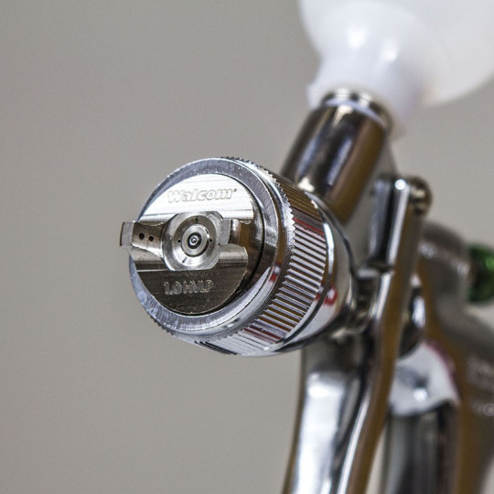 Pistolet lakierniczy WALCOM Genesi GEO z g&oacute;rnym zbiornikiem