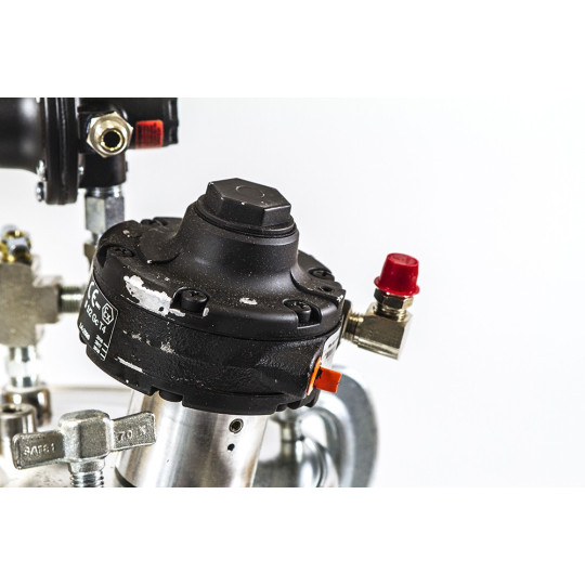 Zbiornik ciśnieniowy do natrysku 83Z-211 - 10L z mieszadłem pneumatycznym BINKS