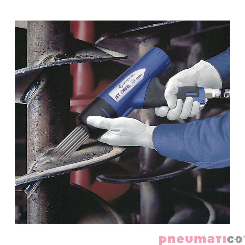 Młotek NITTO KOHKI JEX-2800A w uzyciu Młotek NITTO KOHKI JEX-2800A w uzyciu