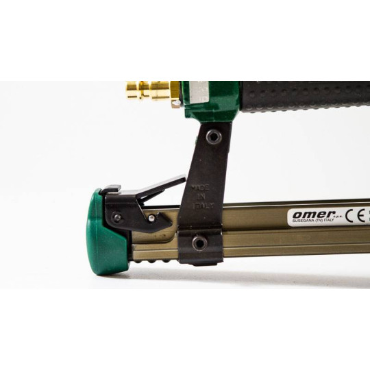 Zszywacz tapicerski z zabezpieczeniem Omer 80.16S