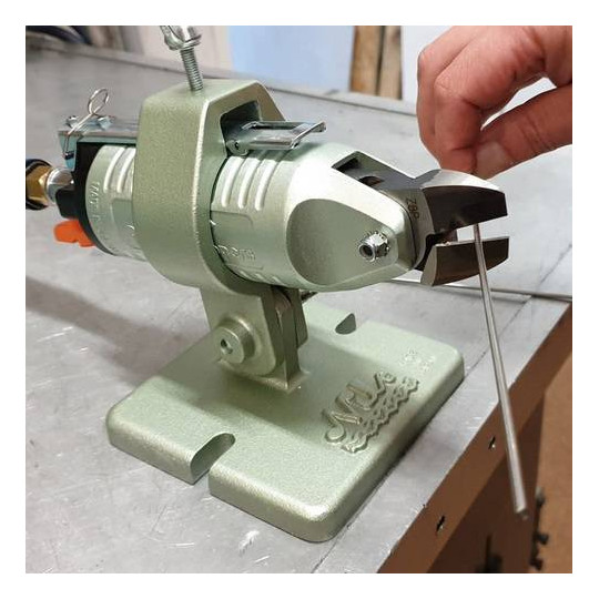 Uchwyt do szczypiec pneumatycznych MR30A i MP30A Uchwyt do szczypiec pneumatycznych MR30A i MP30A